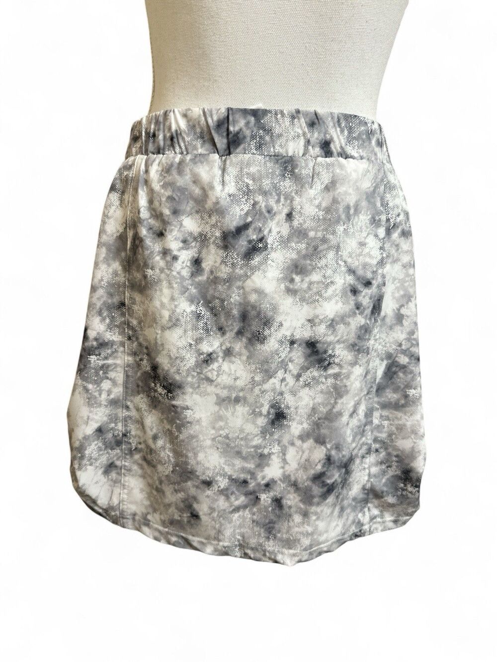 NWT Jockey Women's L Performance Woven Skort Skirt Inner Shorts NEW Gray White